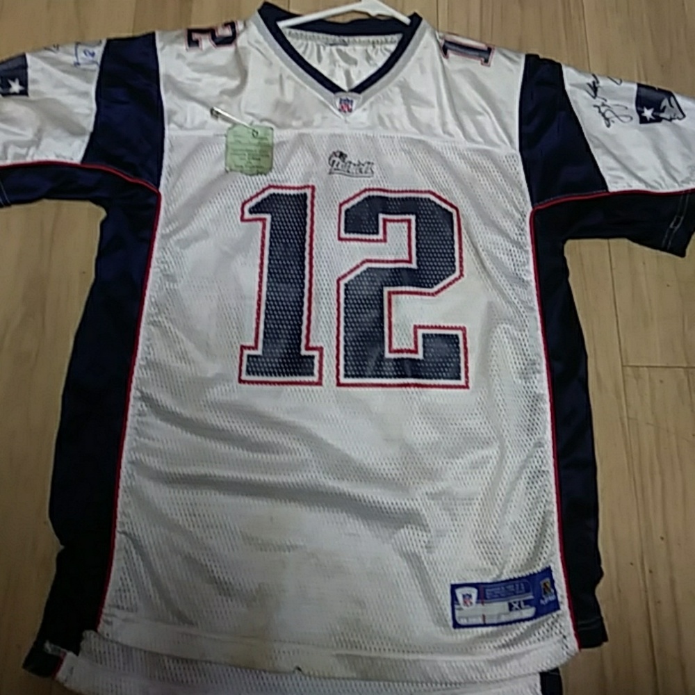 Aaron Hernandez Signed BRADY Reebok PATRIOTS
